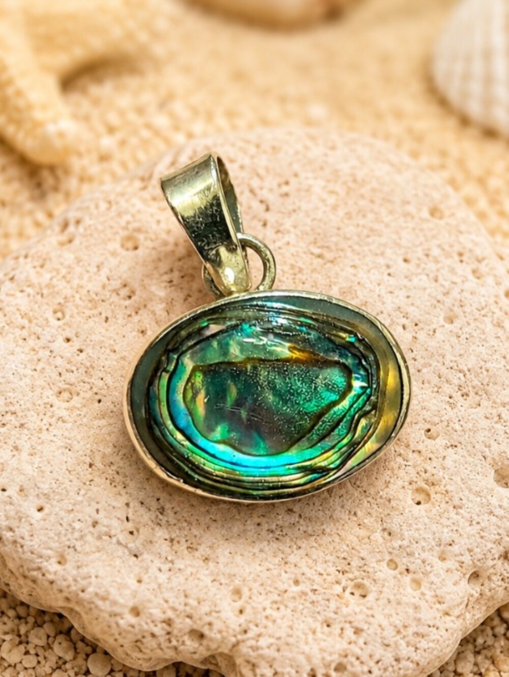 *VINTAGE* Taxco Mexico Abalone Shell Pendant Iridescent Green, Blue And Gold